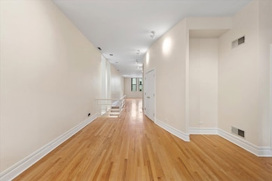 unlisted-address, Chicago, IL 60657 - photo 7