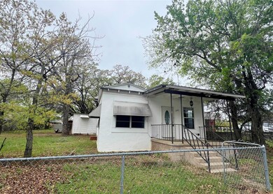 1502 Clear Lake Rd, Weatherford, TX 76086 - photo 2