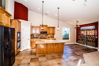 2561 Warm Spring Ln, Redding, CA 96003 - photo 7