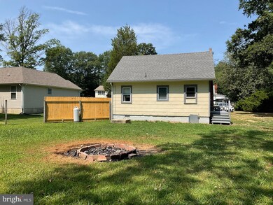 106 Locust Ave, Colonial Beach, VA 22443 - photo 5