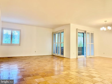 12 Stonehenge Cir unit 1, Pikesville, MD 21208 - photo 3