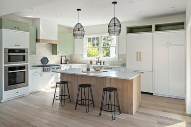 144 Linden St unit B, Wellesley, MA 02482 - photo 2