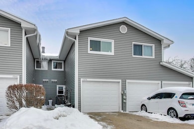 17298 W Maple Ln, Gurnee, IL 60031 - photo 2