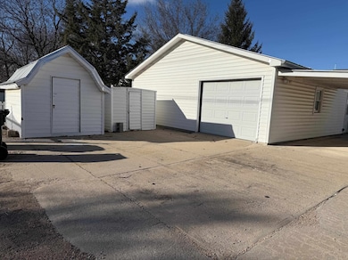 2916 W 21st St, North Platte, NE 69101 - photo 3