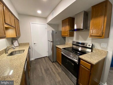 20249 Shipley Terrace unit 5-C-302, Germantown, MD 20874 - photo 4