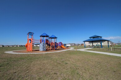 82 Mulberry Loop unit 84 Mulberry Loop NE, Minot, ND 58703 - photo 3