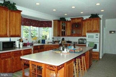 7470 Admiral Nelson Dr, Warrenton, VA 20186 - photo 6