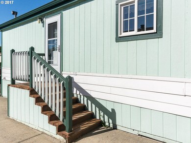 1949 SE Palmquist Rd unit 10, Gresham, OR 97080 - photo 3