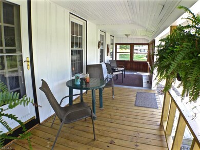 front house large covered deck, great for hanging 