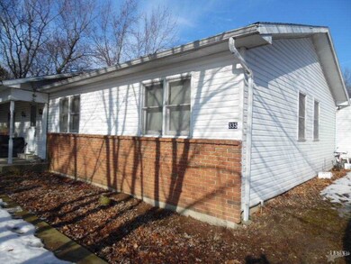 335 W Shackley St, Geneva, IN 46740 - photo 2