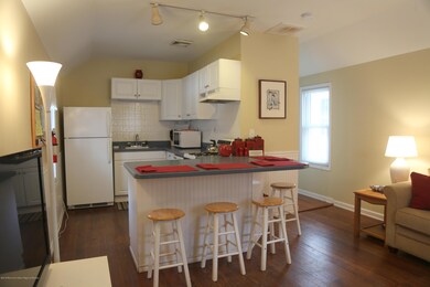 Eat In Kitchen/Breakfast Bar