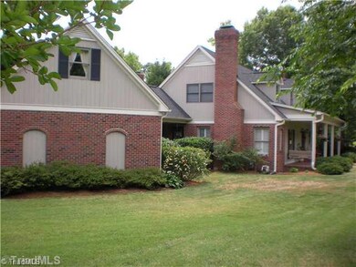 2008 San Fernando Dr, High Point, NC 27265 - photo 2