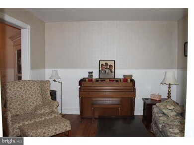 117 E 3rd St, Lansdale, PA 19446 - photo 3