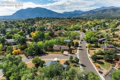 Bird's eye view from the back with a mountain view