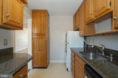 1404 Belle View Blvd unit B2, Alexandria, VA 22307 - photo 4