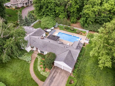 3860 Honeysuckle Rd, Wayzata, MN 55391 - photo 2