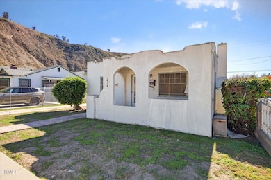 3-web-or-mls-UpmarketMedia-214 E-13