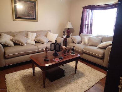 2412 Eisner Dr, Jacksonville, FL 32218 - photo 5