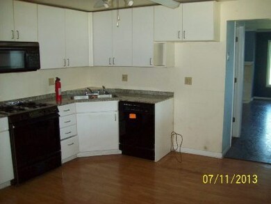 18135 Mary Ann Ln, Country Club Hills, IL 60478 - photo 4