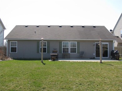 5774 Arlington Dr, Plainfield, IN 46168 - photo 2