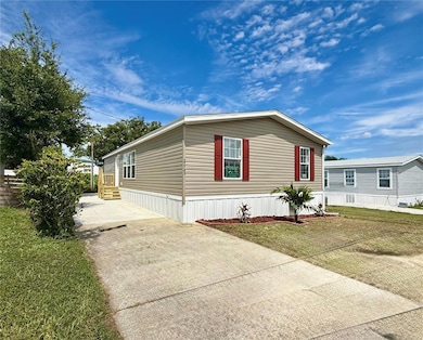 37743 Geiger Rd, Zephyrhills, FL 33542 - photo 2