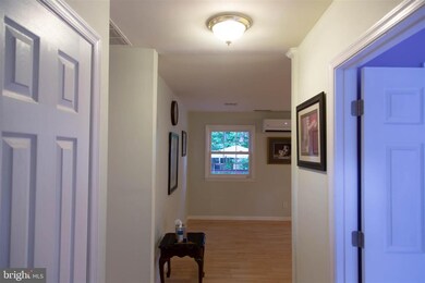 9804 Ashby Rd, Fairfax, VA 22031 - photo 3