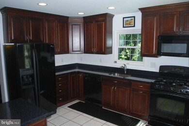 14 Valley Crossing Cir, Cockeysville, MD 21030 - photo 3