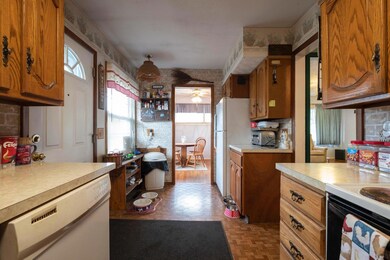 4649 Ludington Rd, Columbus, OH 43227 - photo 4