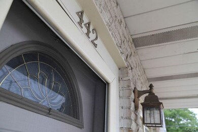 442 Maple St, Bethlehem, PA 18018 - photo 2