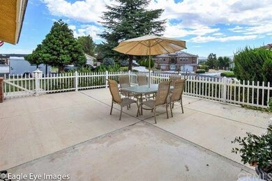 18165 Pahute Ave, Victorville, CA 92395 - photo 6