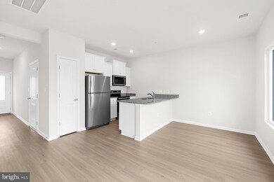 8128 Bartholomew Ct, Baltimore, MD 21206 - photo 7