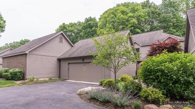 4662 Cottonwood Dr unit 26, Ann Arbor, MI 48108 - photo 3