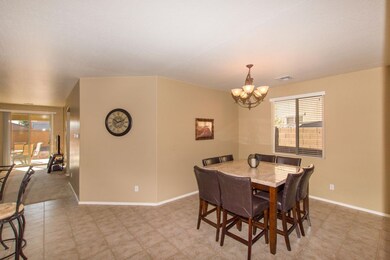 05 Dining Room