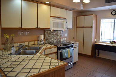 2423 E Kleindale Rd, Tucson, AZ 85719 - photo 3