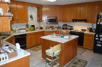 7401 Lillie Ln, Pensacola, FL 32526 - photo 3