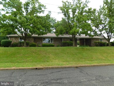 306 Poplar St, Bally, PA 19503 - photo 4