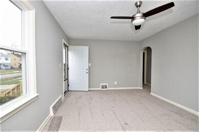 21012 Hansen Rd, Maple Heights, OH 44137 - photo 3