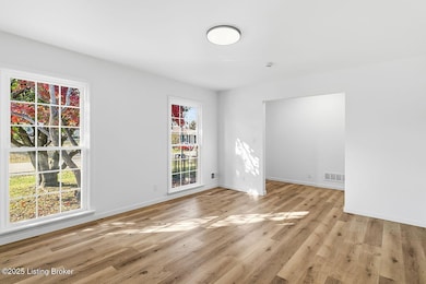 3517 Leith Ln, Louisville, KY 40218 - photo 7