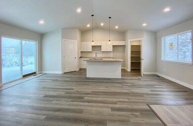 KITCHEN FULL