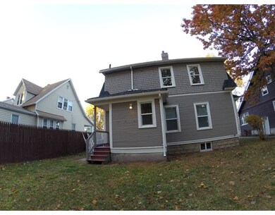24 Ionia St, Springfield, MA 01109 - photo 4