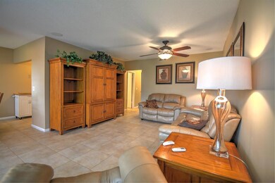 138 Coventry F, West Palm Beach, FL 33417 - photo 4