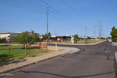 2005 W Sherman St unit 3, Phoenix, AZ 85009 - photo 4