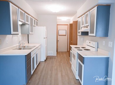 1842 Kerrybrook Ct unit 2, Sycamore, IL 60178 - photo 5