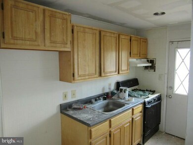 3218 Brendan Ave, Baltimore, MD 21213 - photo 3