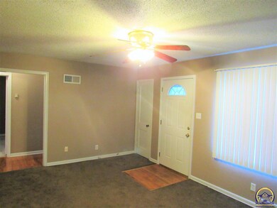 2121 SW 21st St, Topeka, KS 66604 - photo 5