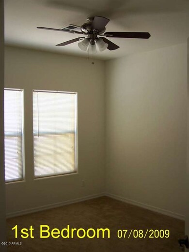 BRIGHT BEDROOM