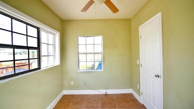 618 39th St, West Palm Beach, FL 33407 - photo 2