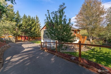 2531 8th St NE, East Wenatchee, WA 98802 - photo 2