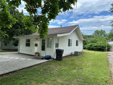 2405 36th St, Des Moines, IA 50310 - photo 2