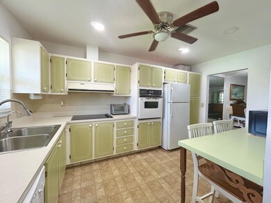 5780 Fernley Dr W unit 760, West Palm Beach, FL 33415 - photo 2